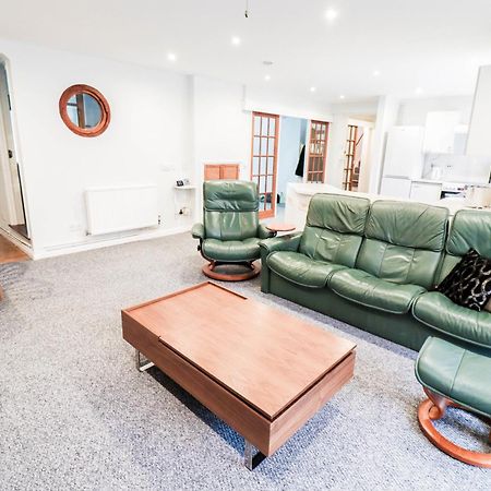 Bright And Spacious Contractor House L Parking! Borehamwood Ngoại thất bức ảnh