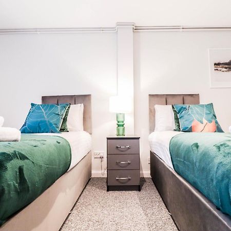 Bright And Spacious Contractor House L Parking! Borehamwood Ngoại thất bức ảnh
