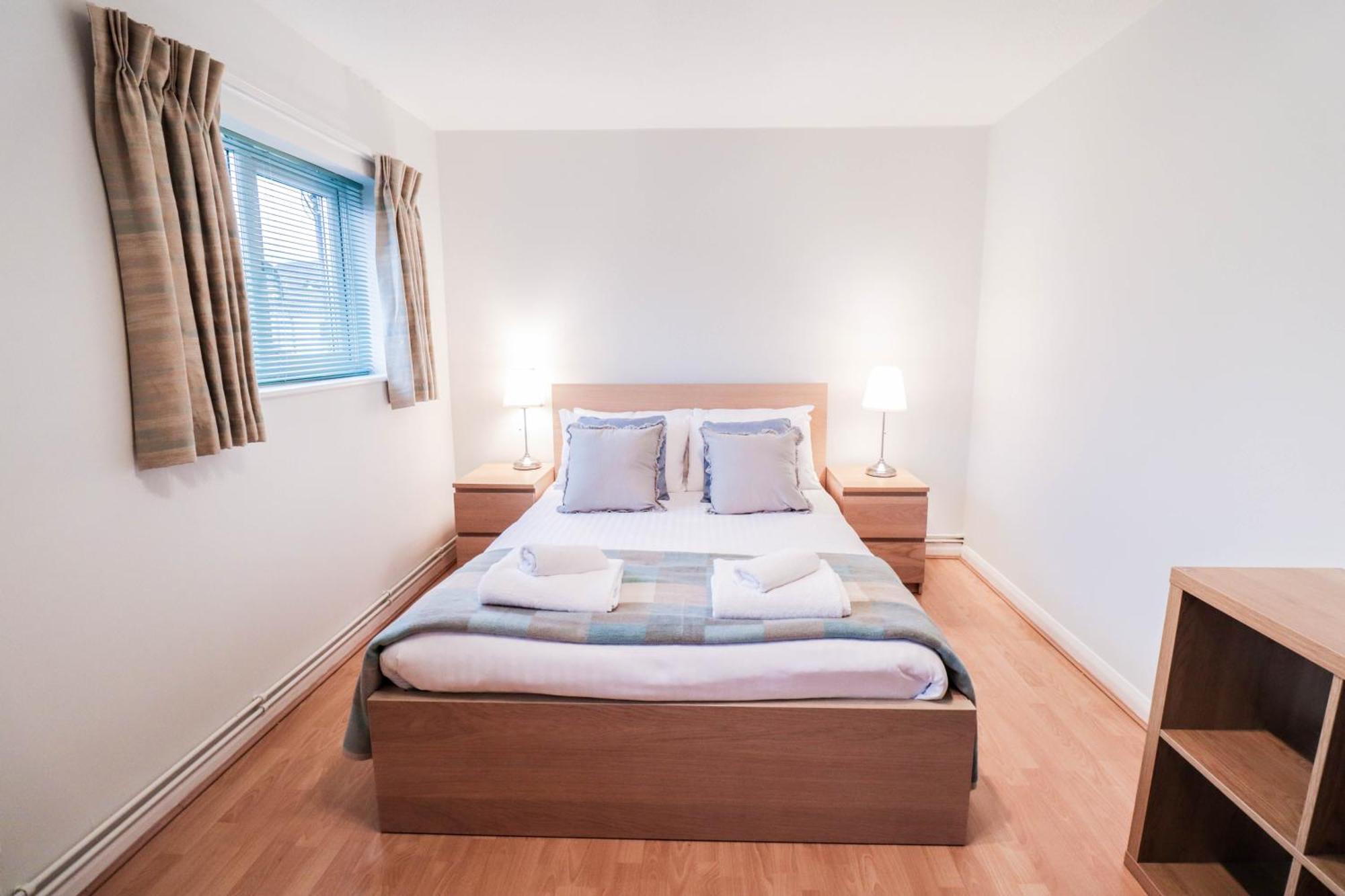 Bright And Spacious Contractor House L Parking! Borehamwood Ngoại thất bức ảnh