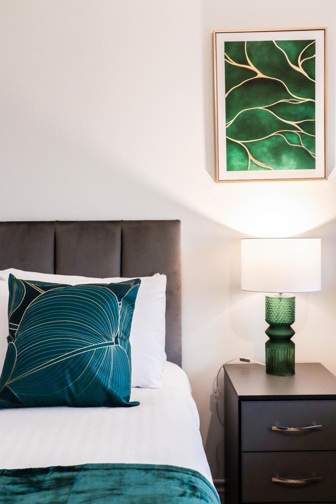 Bright And Spacious Contractor House L Parking! Borehamwood Ngoại thất bức ảnh