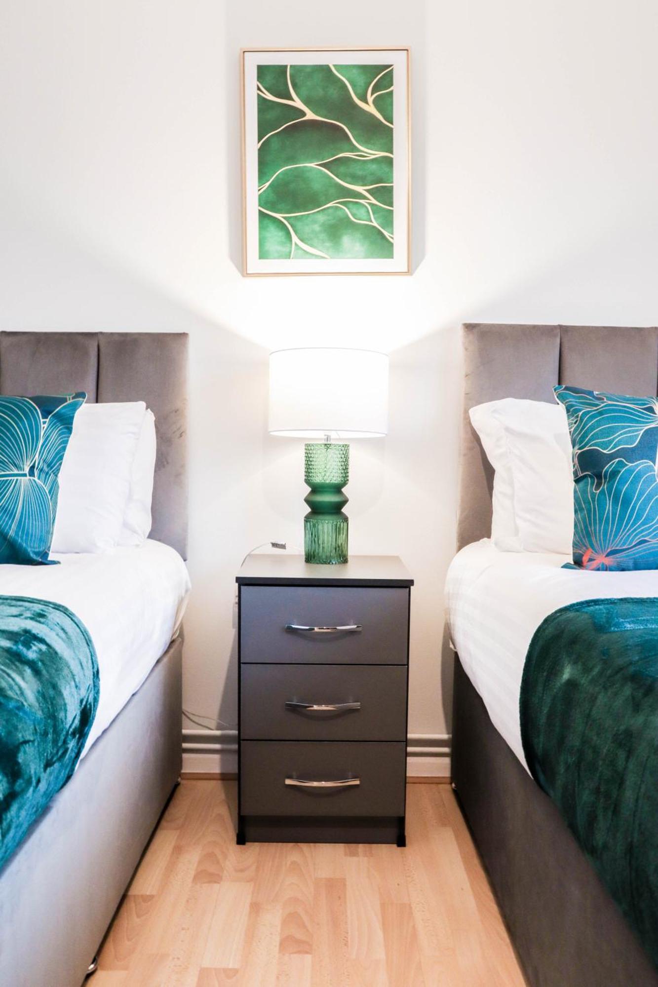 Bright And Spacious Contractor House L Parking! Borehamwood Ngoại thất bức ảnh