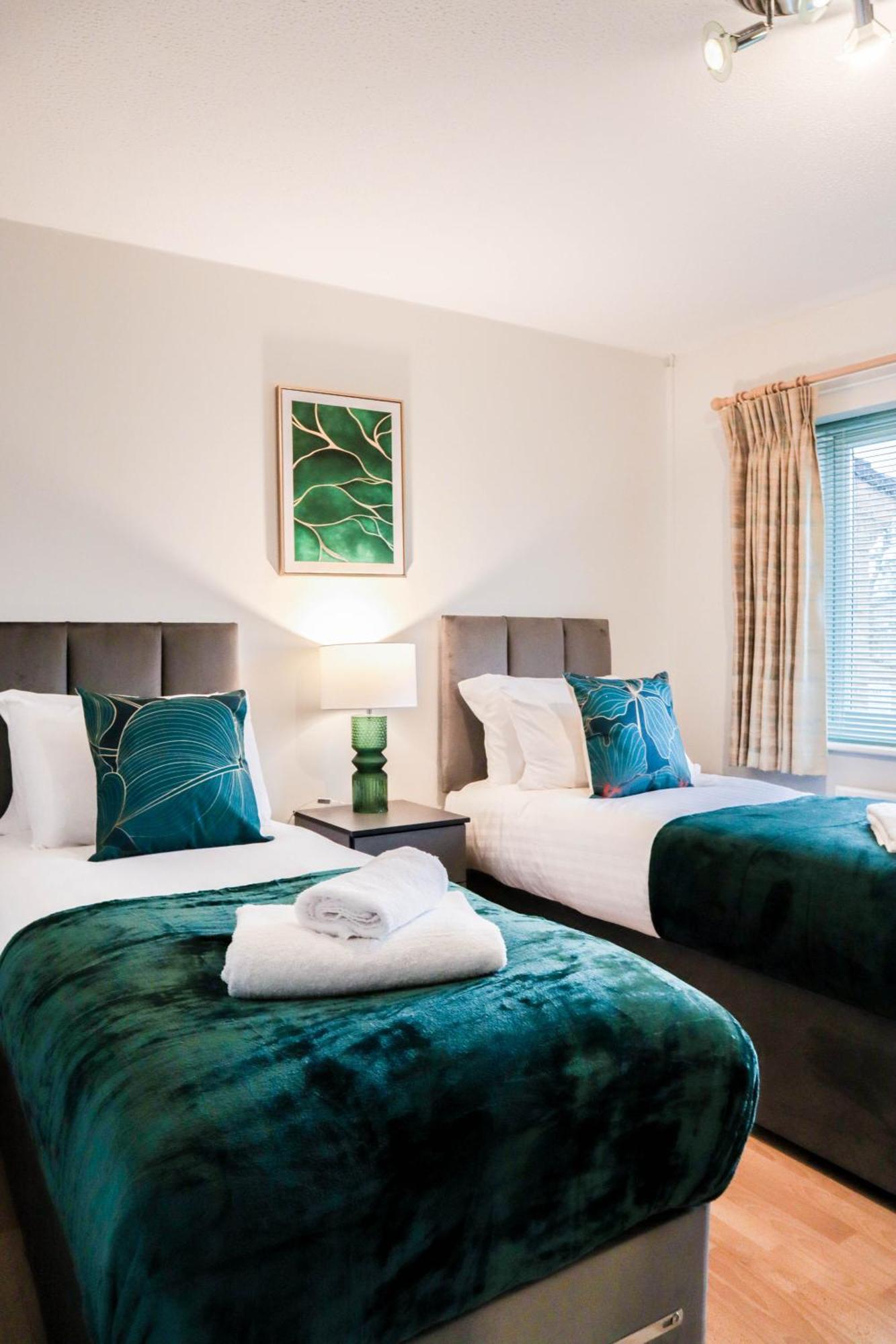 Bright And Spacious Contractor House L Parking! Borehamwood Ngoại thất bức ảnh
