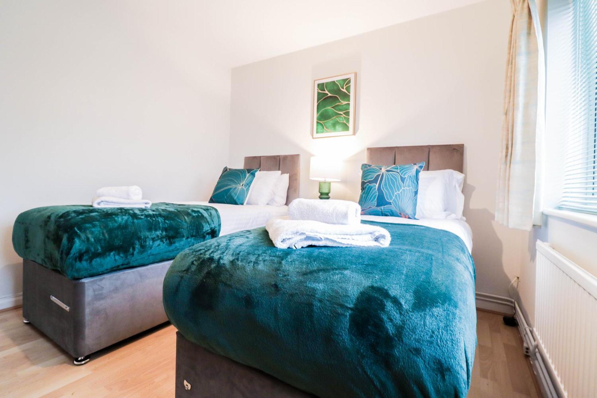 Bright And Spacious Contractor House L Parking! Borehamwood Ngoại thất bức ảnh