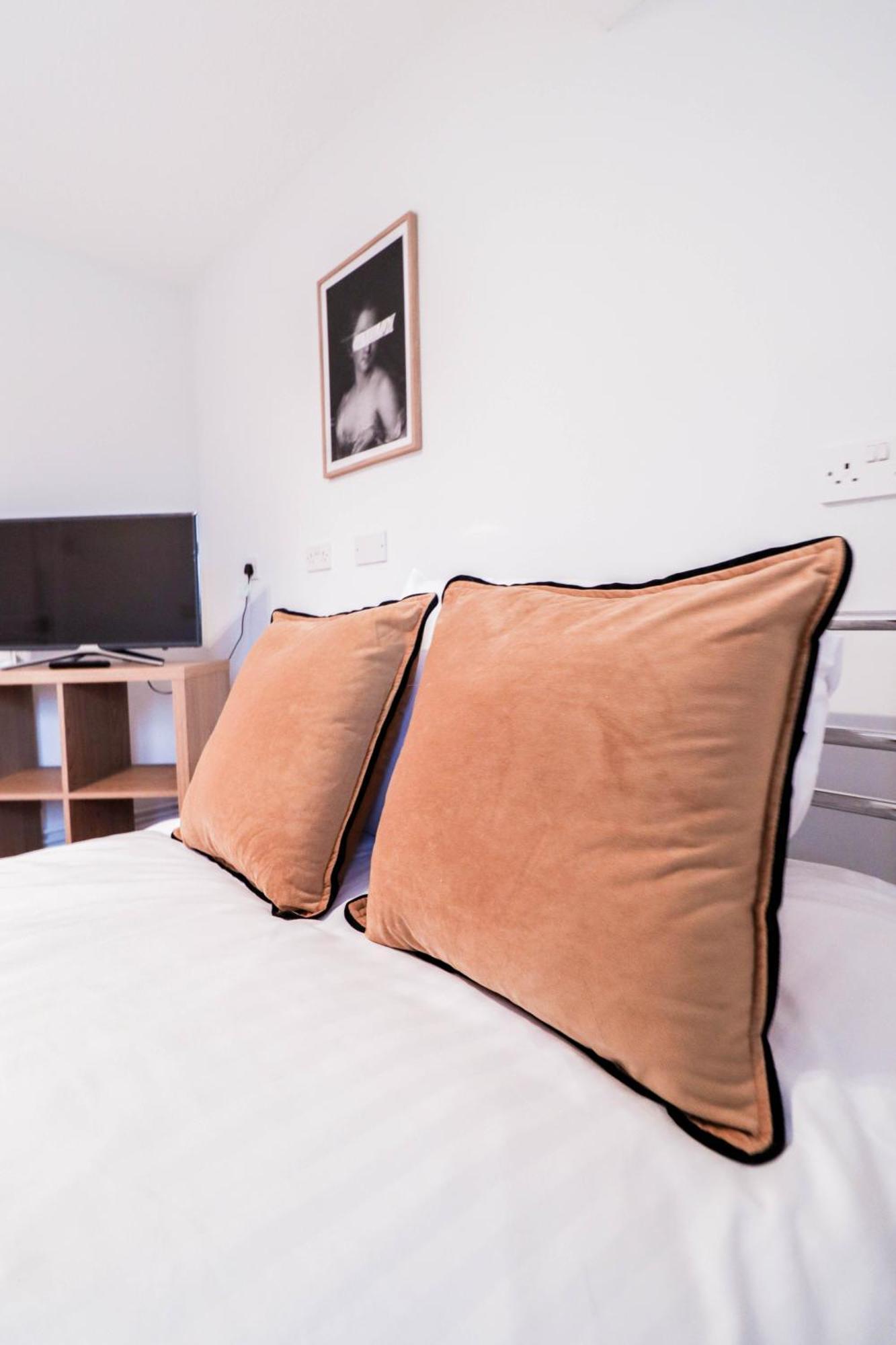 Bright And Spacious Contractor House L Parking! Borehamwood Ngoại thất bức ảnh