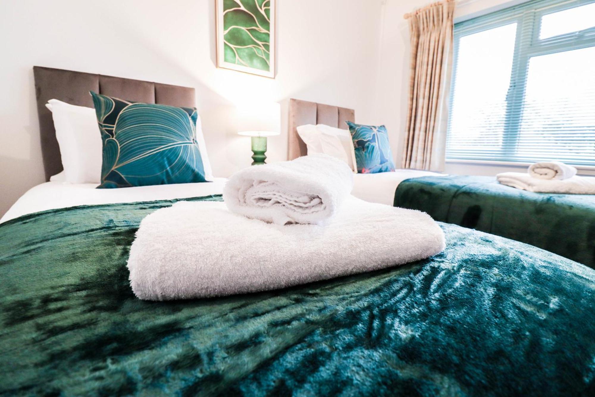 Bright And Spacious Contractor House L Parking! Borehamwood Ngoại thất bức ảnh