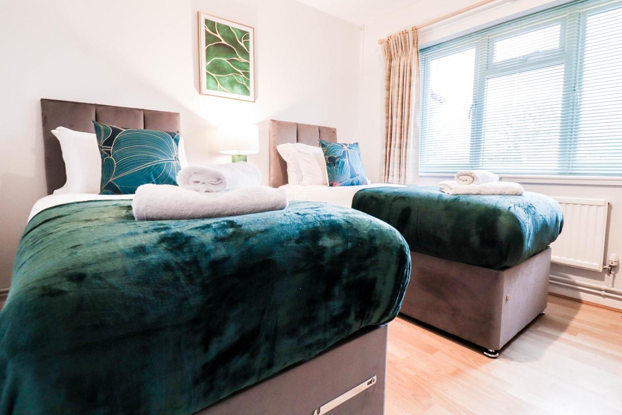 Bright And Spacious Contractor House L Parking! Borehamwood Ngoại thất bức ảnh