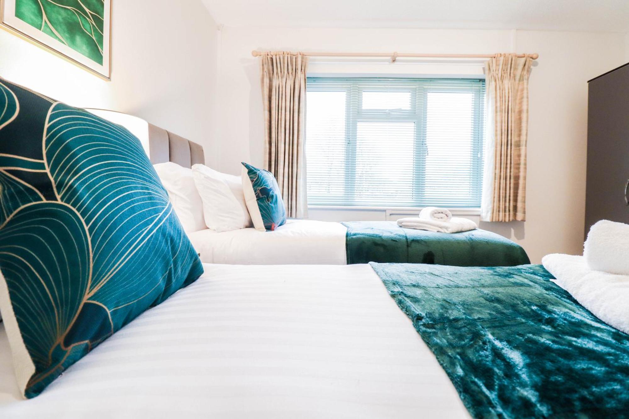 Bright And Spacious Contractor House L Parking! Borehamwood Ngoại thất bức ảnh