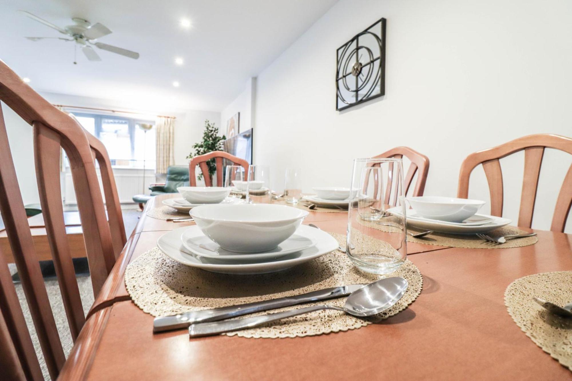 Bright And Spacious Contractor House L Parking! Borehamwood Ngoại thất bức ảnh