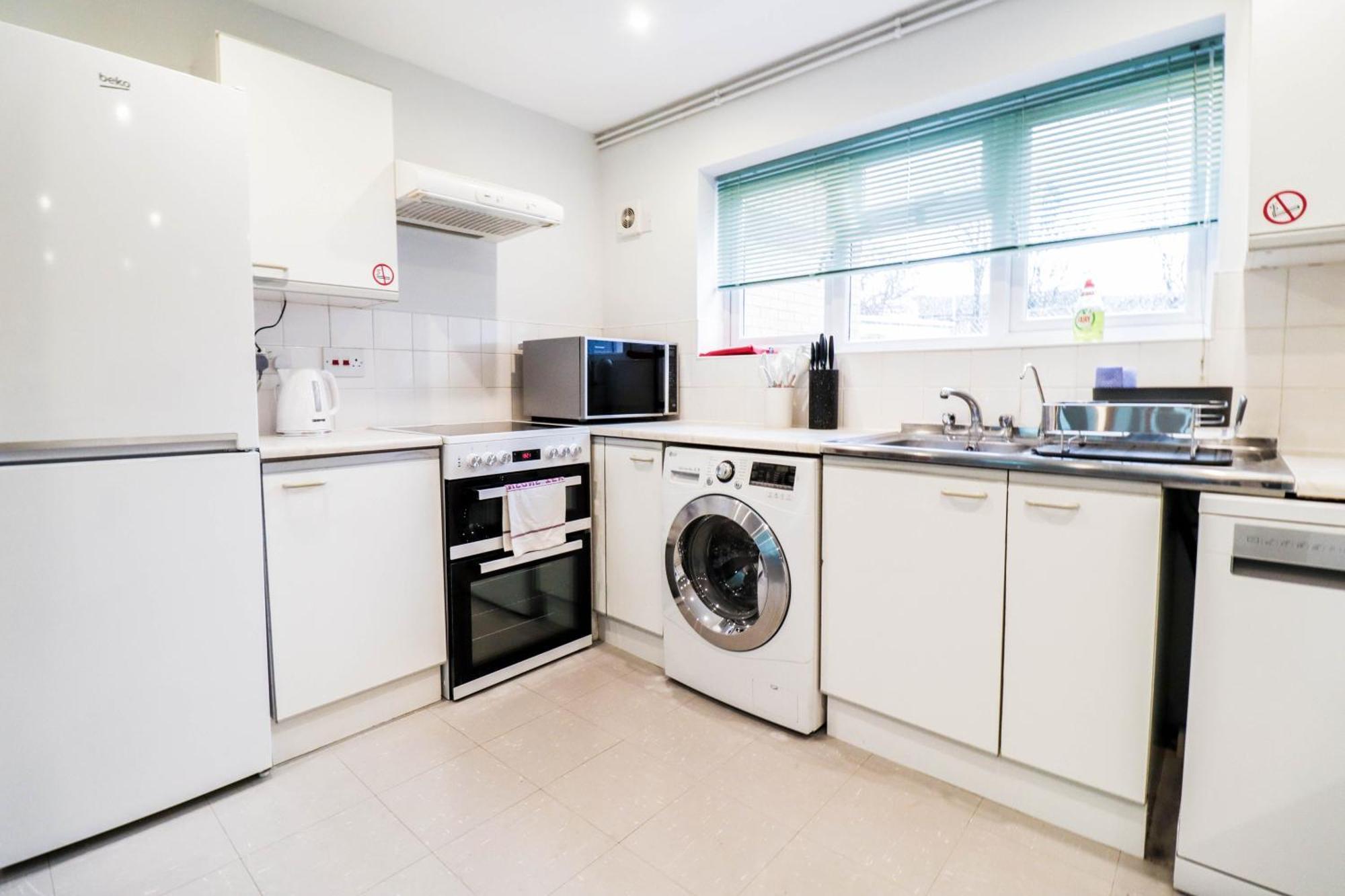 Bright And Spacious Contractor House L Parking! Borehamwood Ngoại thất bức ảnh
