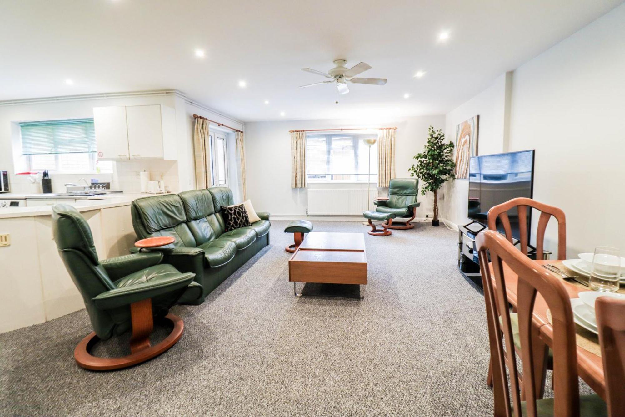 Bright And Spacious Contractor House L Parking! Borehamwood Ngoại thất bức ảnh