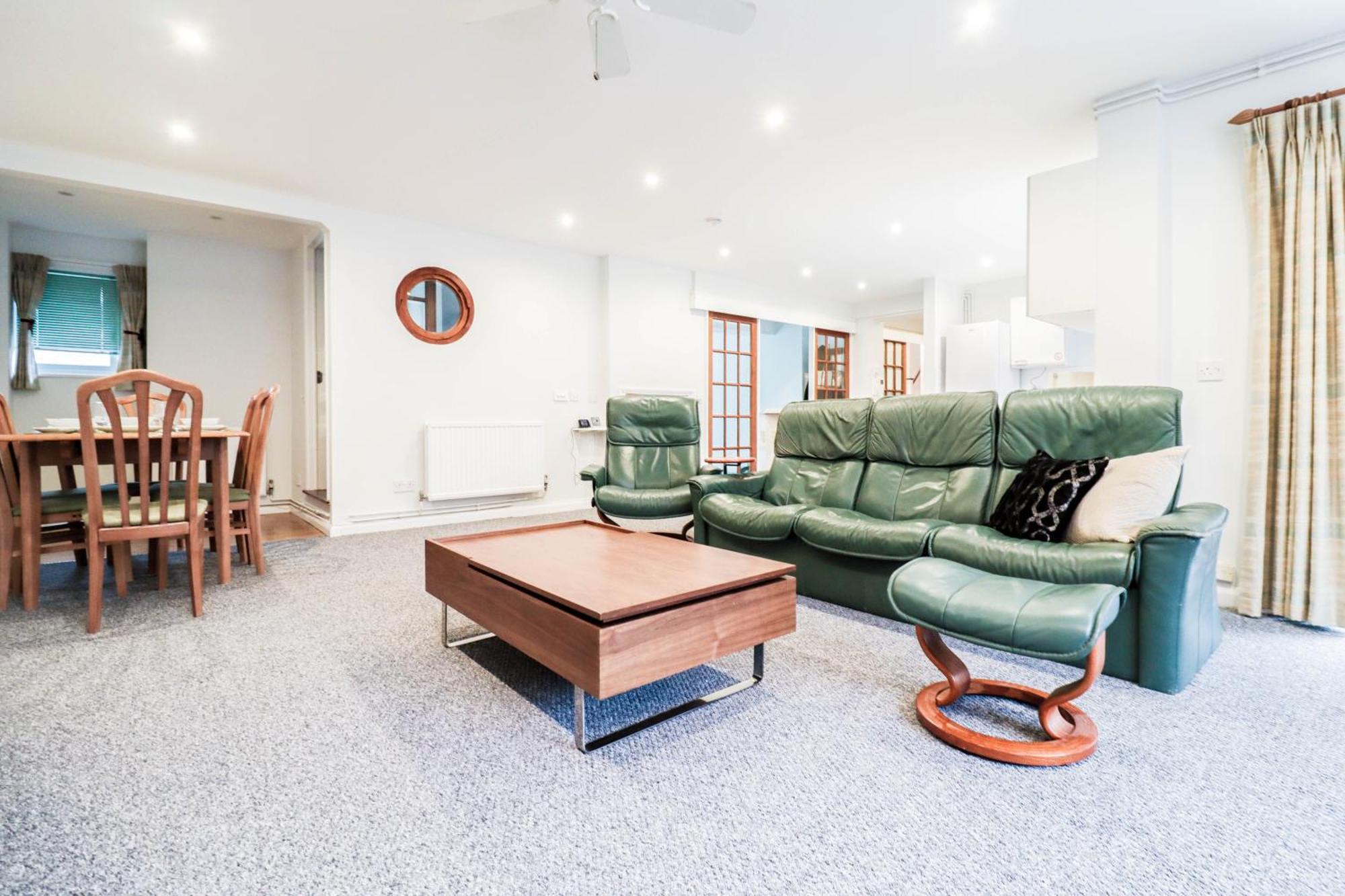 Bright And Spacious Contractor House L Parking! Borehamwood Ngoại thất bức ảnh